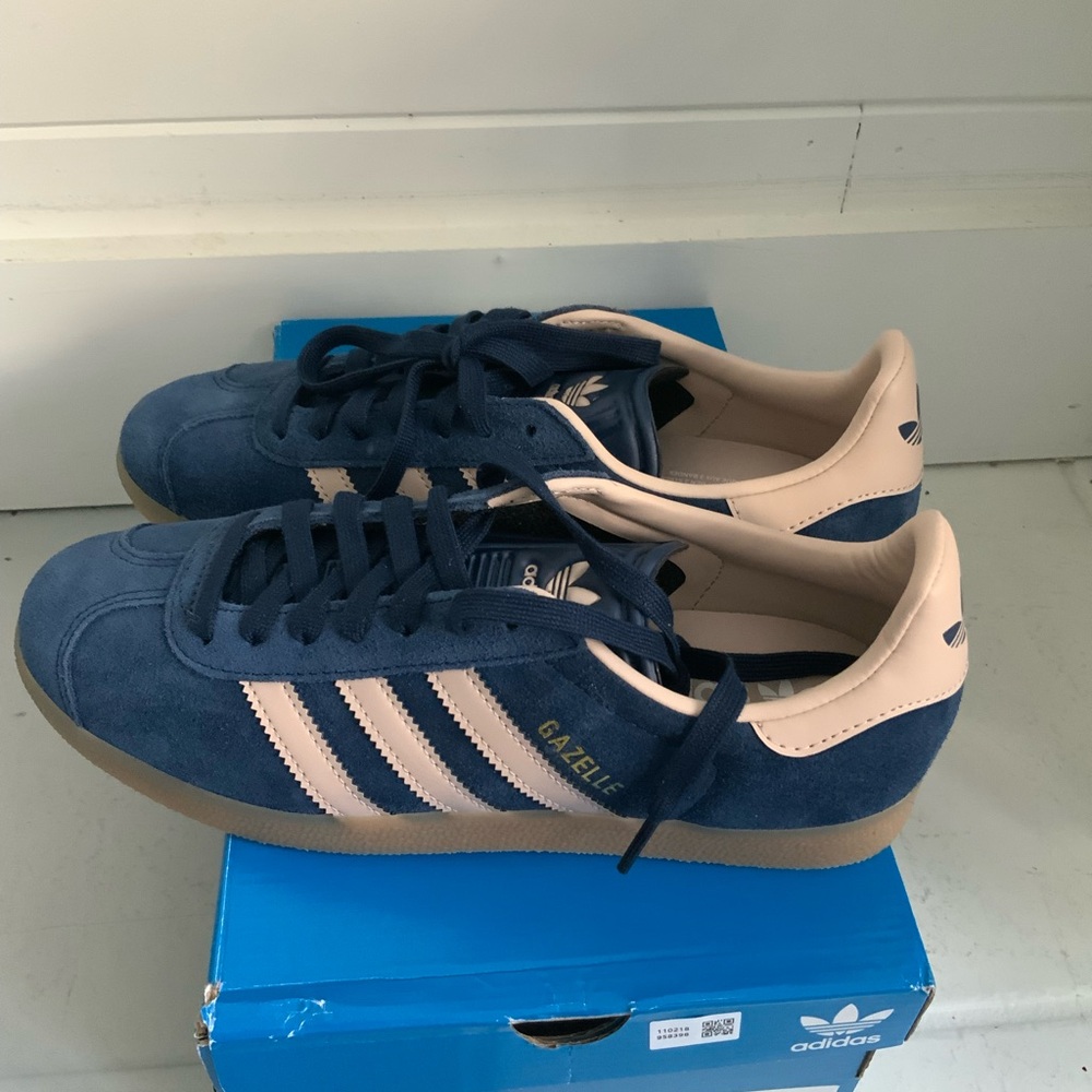 Gum sole Gazelles…NIB